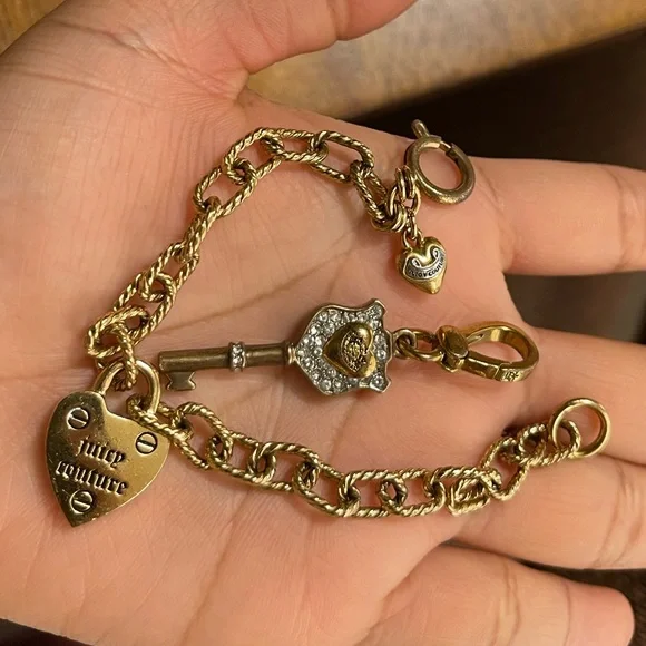 Juicy Couture Gold Bracelet w/ Detachable Key Juicy Charm - Picture 5 of 8